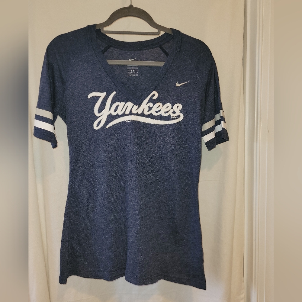 Nike NY Yankees Shirt Women M